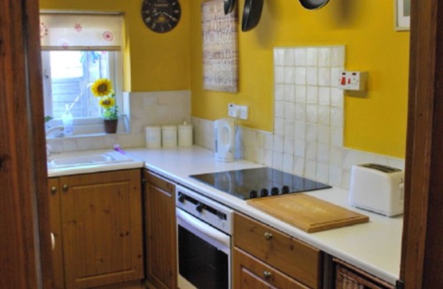 Stockton-on-Tees Cottage | HAYSTACK COTTAGE SLEEPING 2 NEXT TO FOX COVERT PUB YARM