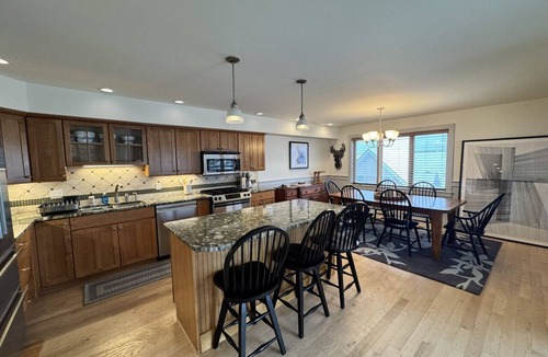 Wilmington House | Haystack Highlands on Haystack golf course. Ski, Hot tub, Sauna, Tennis