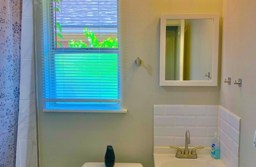 Southeast Houston Hostel | Haystack Hostel