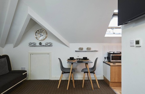 Huddersfield Apartment | Hayy Convenient Studio Huddersfield
