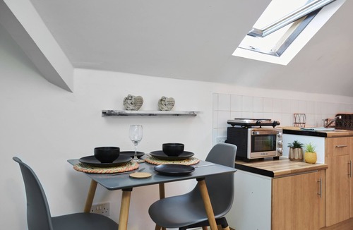 Huddersfield Apartment | Hayy Convenient Studio Huddersfield
