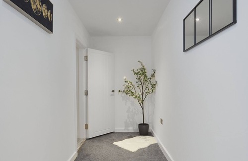 Bradford House | Hayy Elegant Townhouse