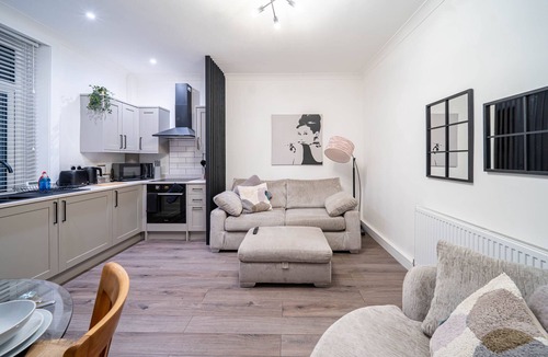 Morley House | Hayy Morley Perfect for Work or Relaxation