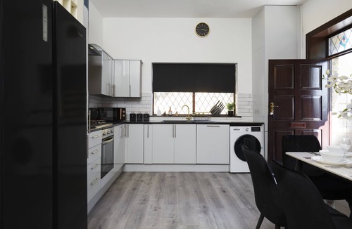 Apperley Bridge House | Hayy Spacious Luxury Cottage