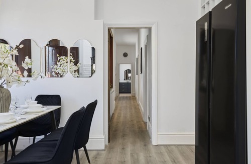 Apperley Bridge House | Hayy Spacious Luxury Cottage