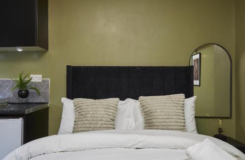 Huddersfield Apartment | Hayy Studio Quiet Comfy Connected