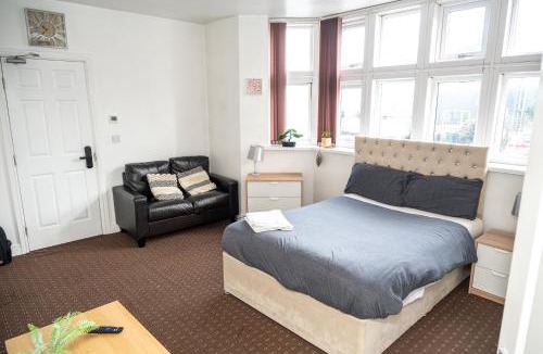 Huddersfield Apartment | Hayy Studios Comfortable Stays in Deighton