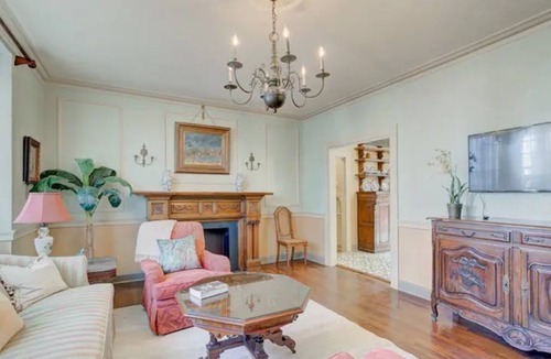 Greater Belhaven Apartment | “Hazel”-Beautiful 1937 vintage Belhaven Apt.!