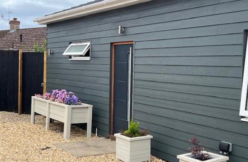 Mildenhall Apartment | Hazel Cottage