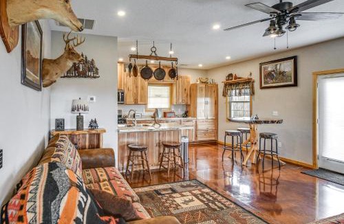 Coatsville House | Hazel Creek Cabin on Kirksville's Outskirts