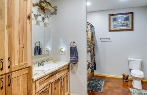 Coatsville House | Hazel Creek Cabin on Kirksville's Outskirts