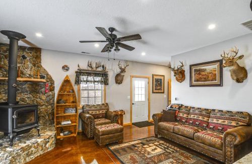 Coatsville House | Hazel Creek Cabin on Kirksville's Outskirts
