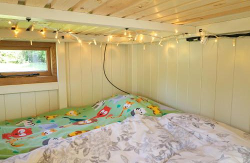 South Leigh House | Hazel