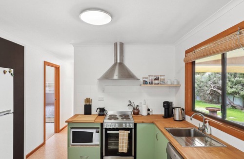 Goolwa Beach House | Hazel House, 2 Hazel St, Goolwa Beach