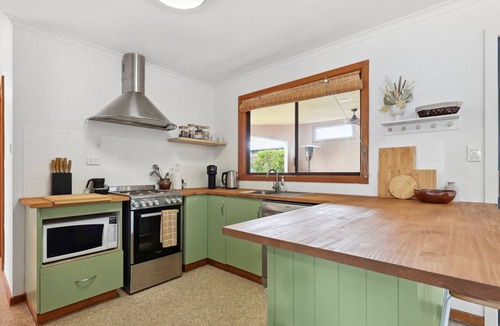 Goolwa Beach House | Hazel House, 2 Hazel St, Goolwa Beach