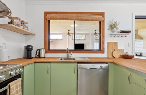 Goolwa Beach House | Hazel House, 2 Hazel St, Goolwa Beach