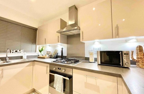 Ashford House | Hazel house enjoy a peaceful home with parking