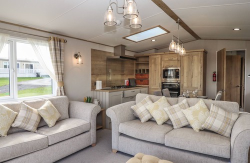 Teigngrace Cottage | Hazel Lodge