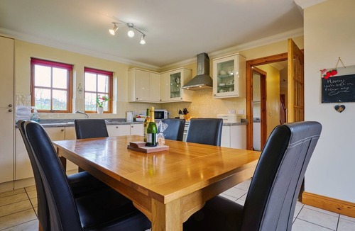 Blairgowrie Cottage | HAZEL LODGE, pet friendly, with open fire in Alyth