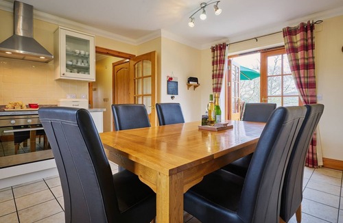 Blairgowrie Cottage | HAZEL LODGE, pet friendly, with open fire in Alyth