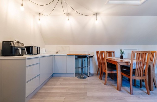 Little Stukeley House | Hazel Rose Cottage by Interhome