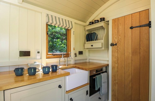 South Leigh Cottage | HAZEL, with pool in Witney