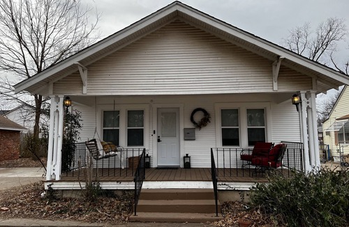Ponca City House | HazelHouse 1920’s BEAUTIFUL 2bed/1bath, Pet-Friendly WIFI