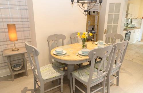 Worksop House | Hazelmere Cottage