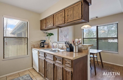 Barton Hills Apartment | HC #212 xxxxxxxxxxxx