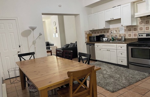 West Philadelphia House | HE, spacious 5 bedrooms 3 bathrooms house entire house