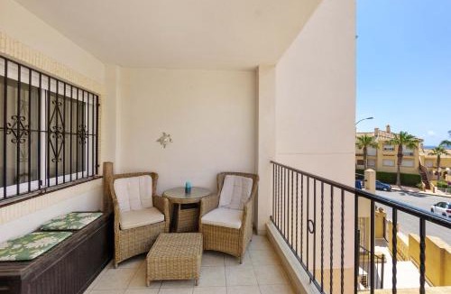 Dehesa de Campoamor Apartment | HE sunny terrace t