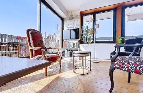Flandres Apartment | Head in the clouds near La Villette