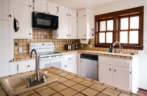 Mendocino Bed & Breakfast | Headlands Inn Bed & Breakfast