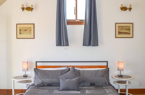 Mendocino Bed & Breakfast | Headlands Inn Bed & Breakfast