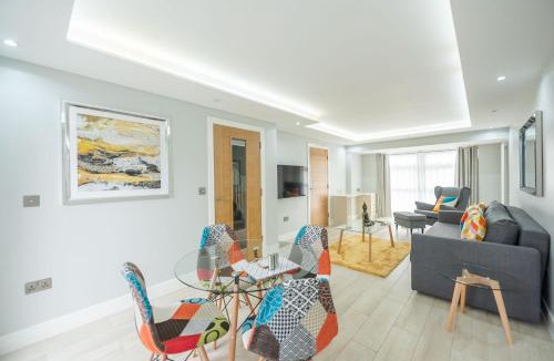 Reading House | Headley House