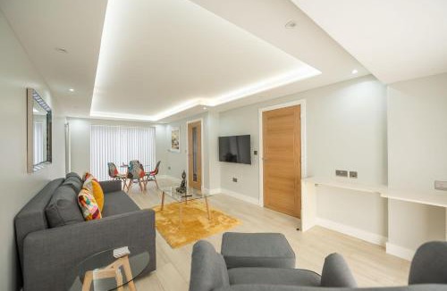 Reading House | Headley House