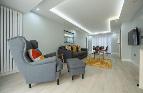 Reading House | Headley House