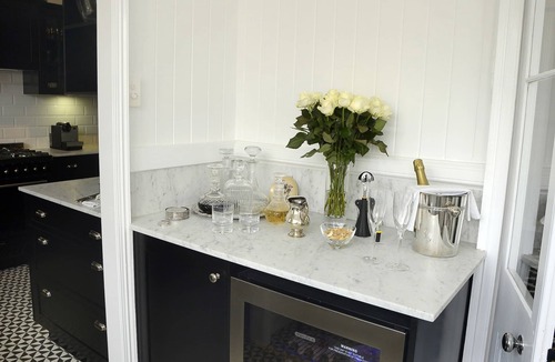 New Farm Bed & Breakfast | Heal House