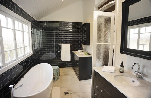 New Farm Bed & Breakfast | Heal House