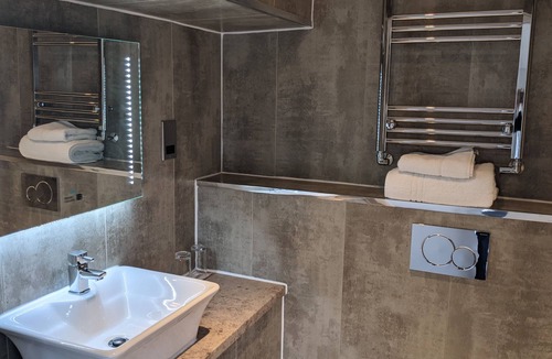 Liversedge Hotel | Healds Hall Hotel