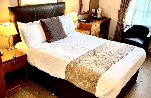 Liversedge Hotel | Healds Hall Hotel