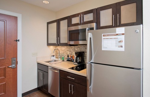 Downtown Baltimore Apartment | Hearing Accessible King Studio w/Free Breakfast