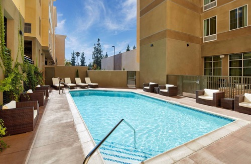 Anaheim Resort Apartment | Hearing-Accessible Queen Studio w/Kitchen