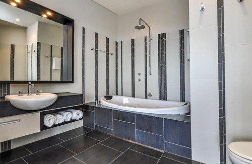 Port Fairy House | Hearns Beachside Villa 3