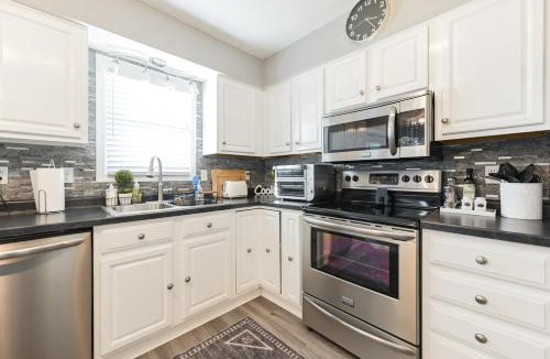 Ankeny House | Heart & HomeStay