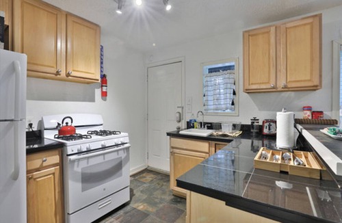 Hyde Park Apartment | Heart l Of Montrose - Cozy 1 BR