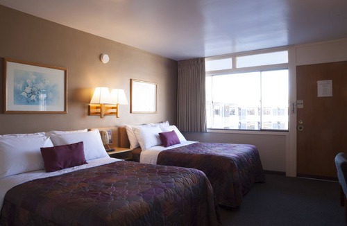 Edgewater Hotel | Heart O' Chicago