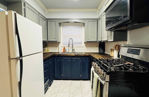 Elmwood Area House | 🏡 Heart of Abilene – Charming 3-Bedroom, 1-Bath Home ✨ Enjoy a cozy and inviting stay in this 3-bedroom, 1-bath home, perfectly located near restaurants, shopping, and local attractions 🍽️🛍️.