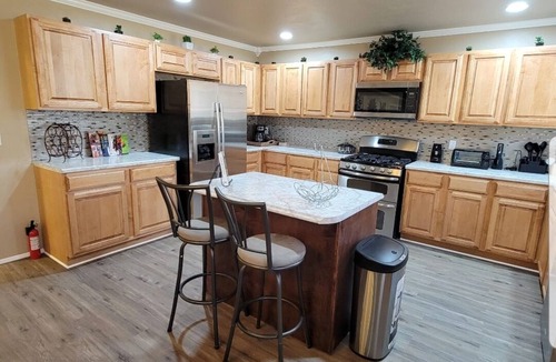 Oklahoma City House | Heart of Adventure District*Mins to Remington*USA Softball Complex*Zoo