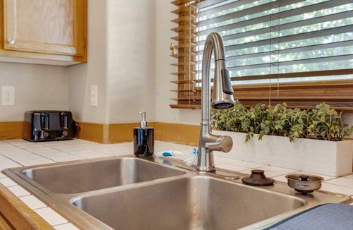 Southeast Boise House | Heart of Boise*Simplot sports complex*Pool Table